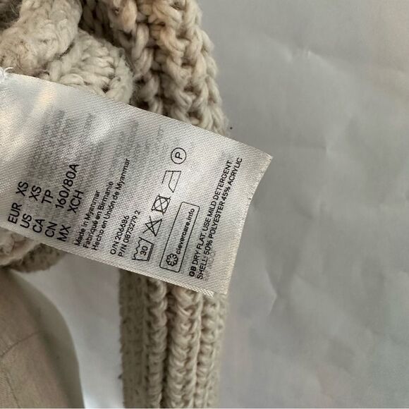 H&M High Neck Crop Chunky Knit Sweater 182 - Picture 2 of 2